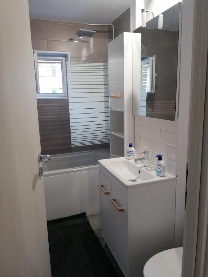 Rîşnov Rosenau Apartment المظهر الخارجي الصورة